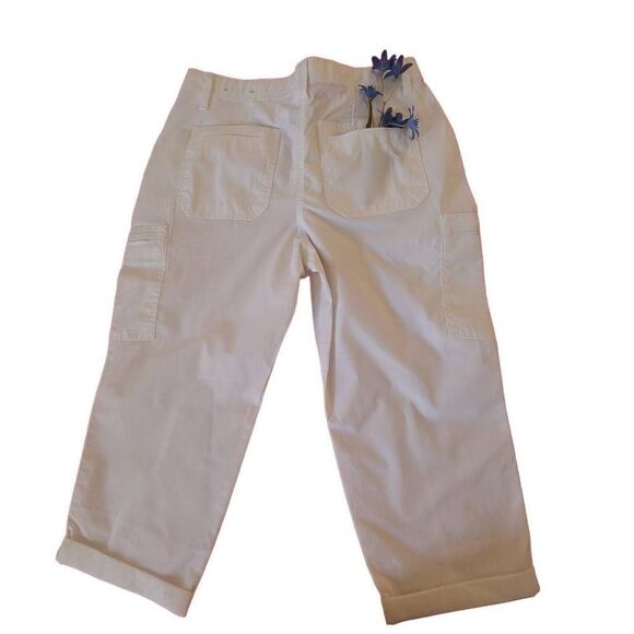 Chico's Womens White Cargo Capri Pants Size 0.5P - Picture 2 of 13